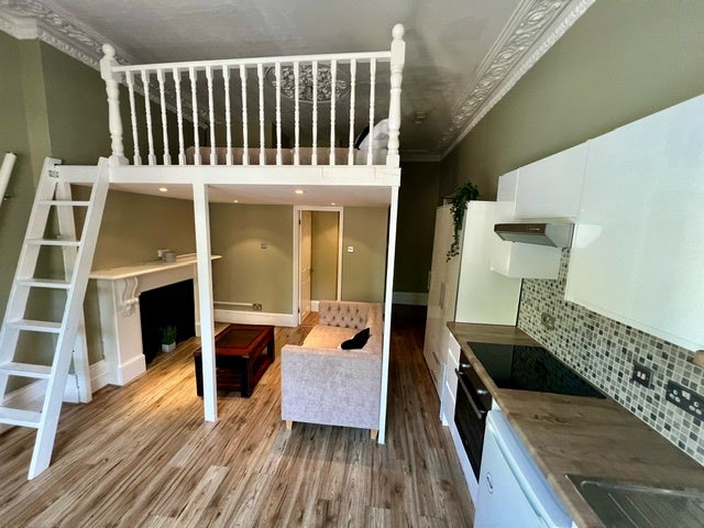 Flat Colville Terrace in Greater London