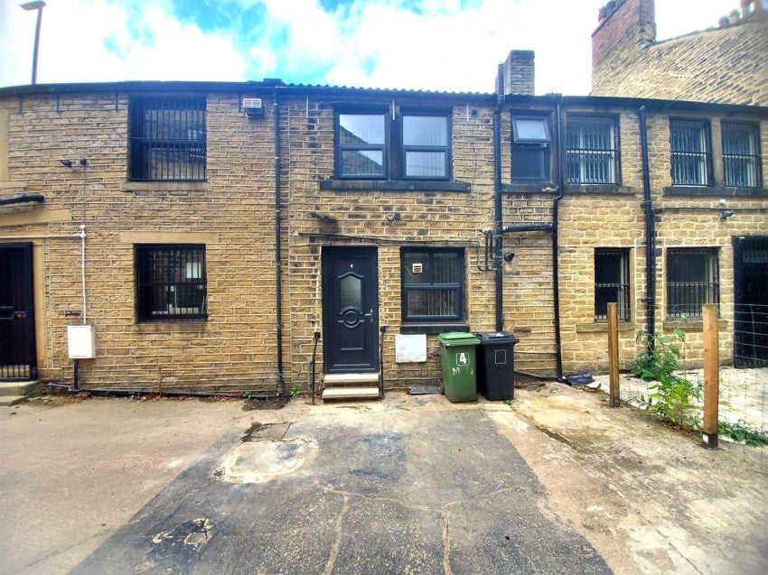 House Swan Lane in Kirklees