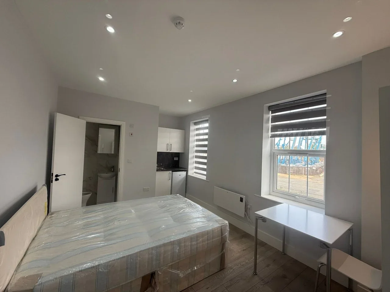 Flat Uxbridge Road in Greater London