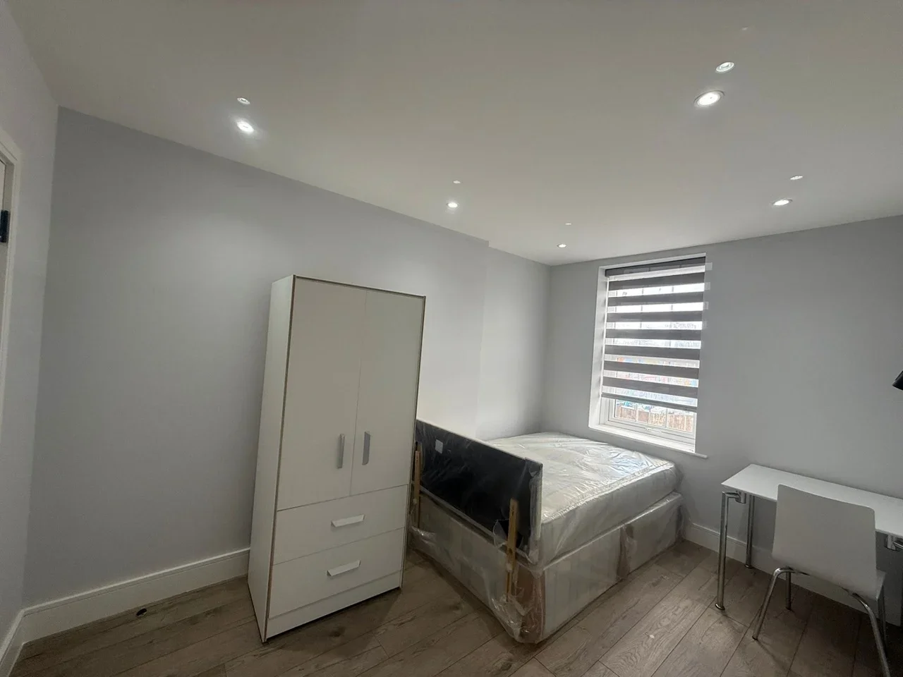 Flat Uxbridge Road in Greater London