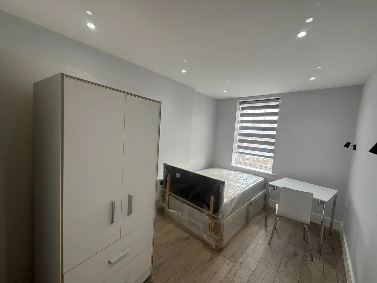 Flat Uxbridge Road in Greater London