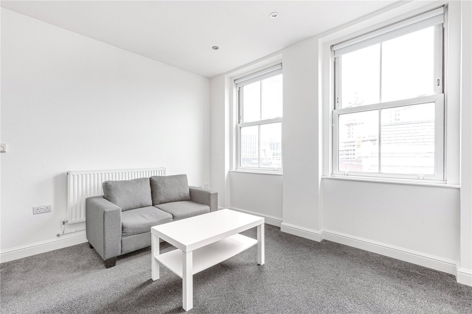 Flat Wellesley Road in Greater London