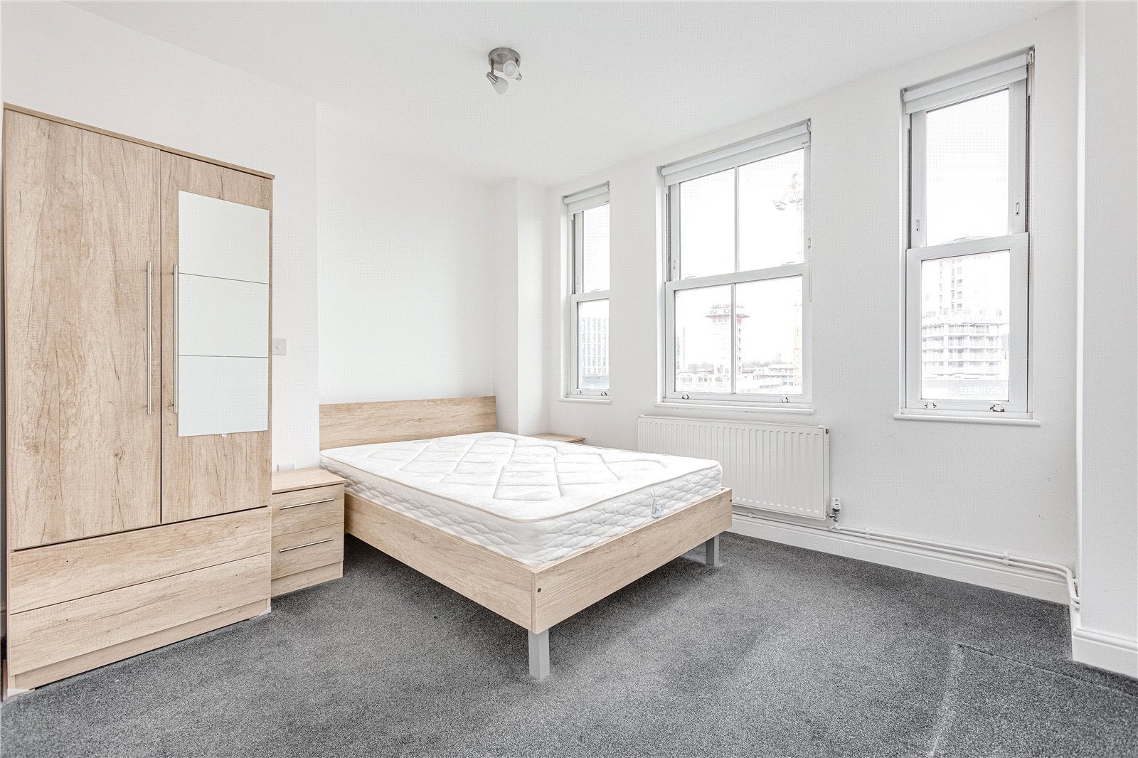 Flat Wellesley Road in Greater London