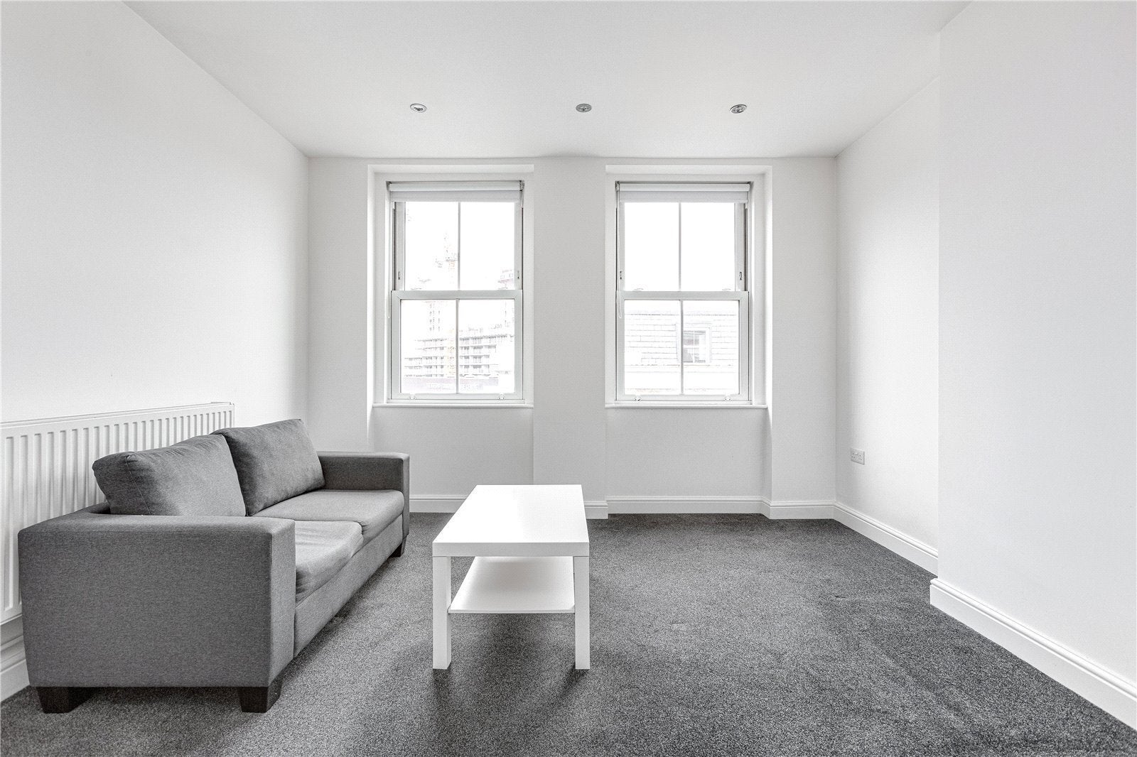 Flat Wellesley Road in Greater London