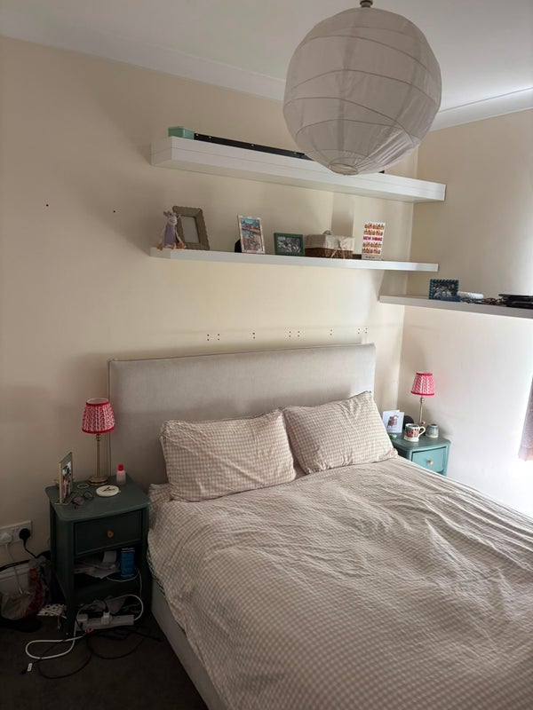 Room Tranmere Road in Greater London