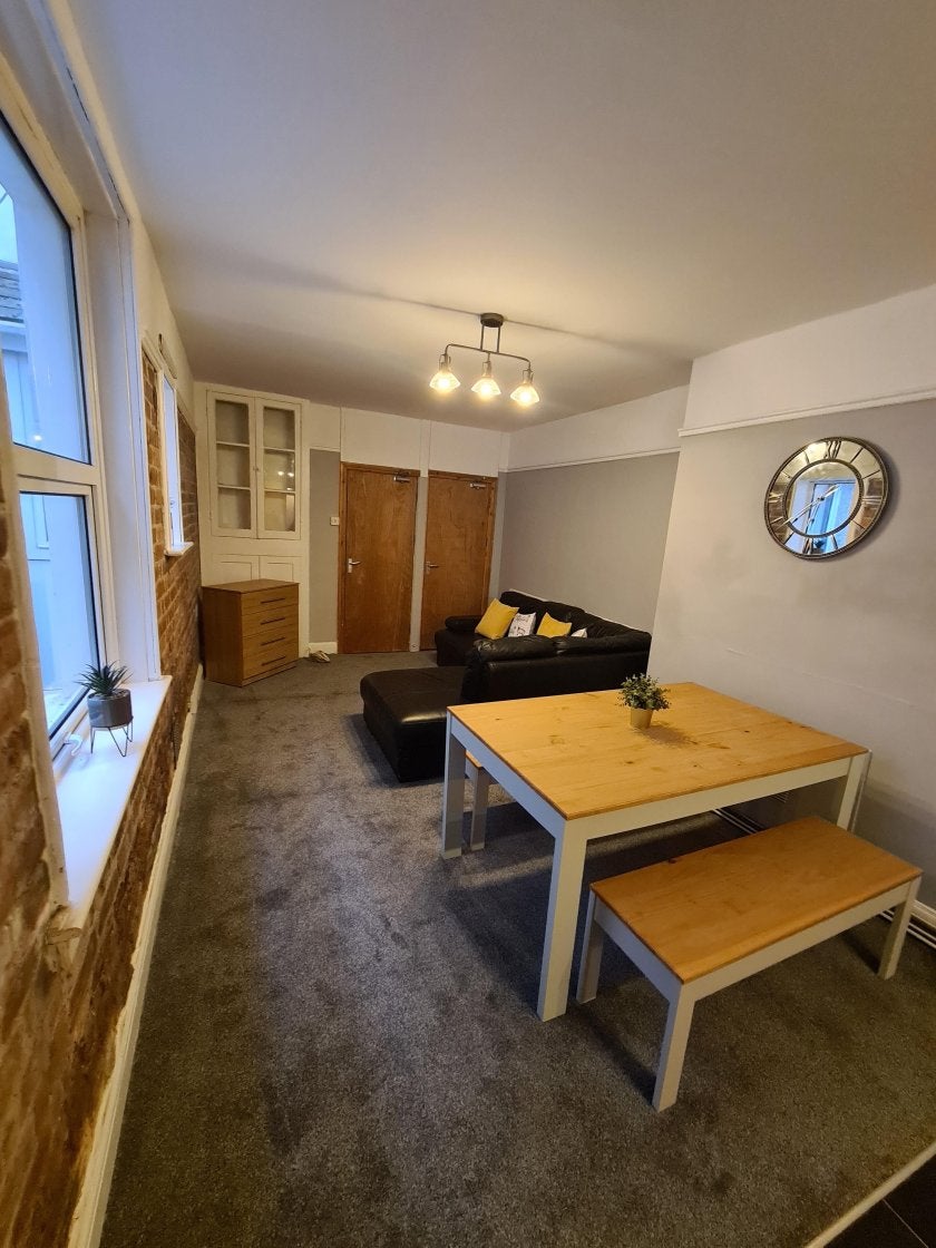 Flat Sketty Road in Swansea