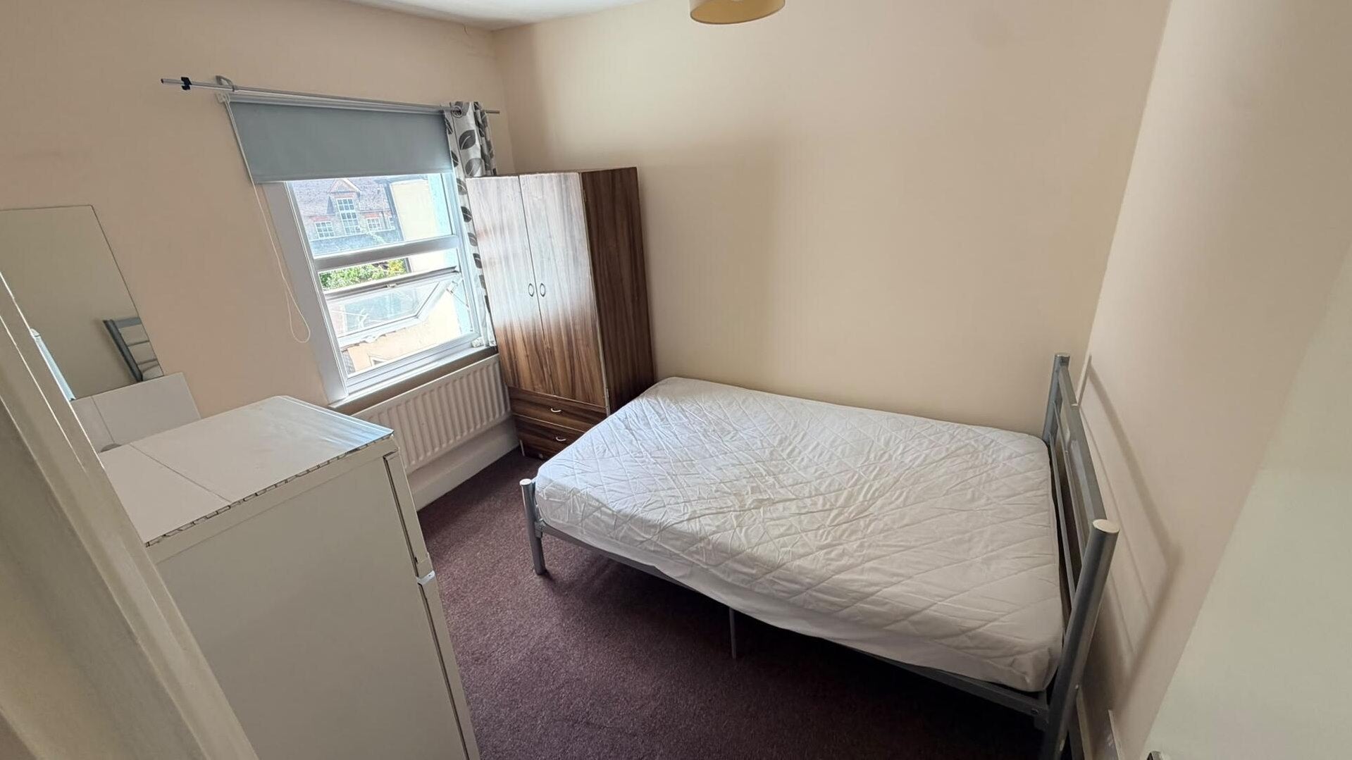 Room Talbot Road in Greater London