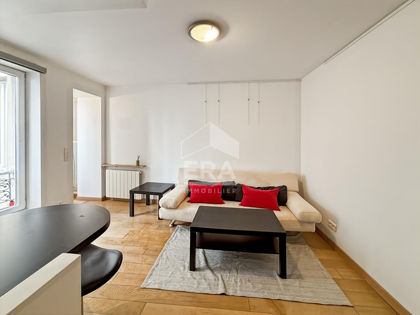 Flat Rue Germain Pilon in Paris
