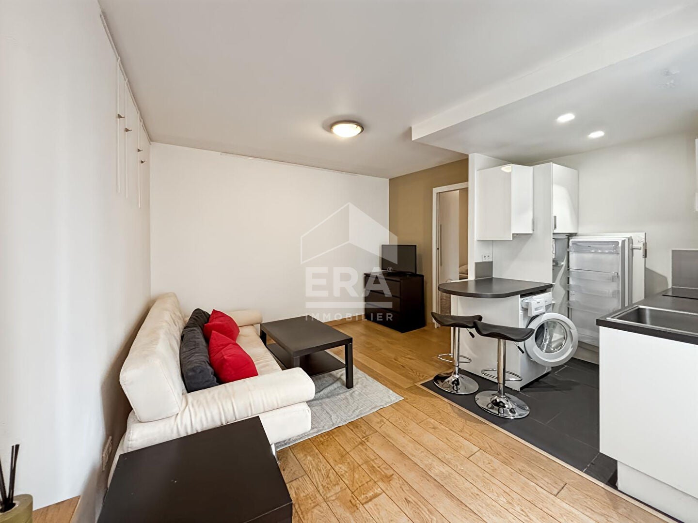 Flat Rue Germain Pilon in Paris