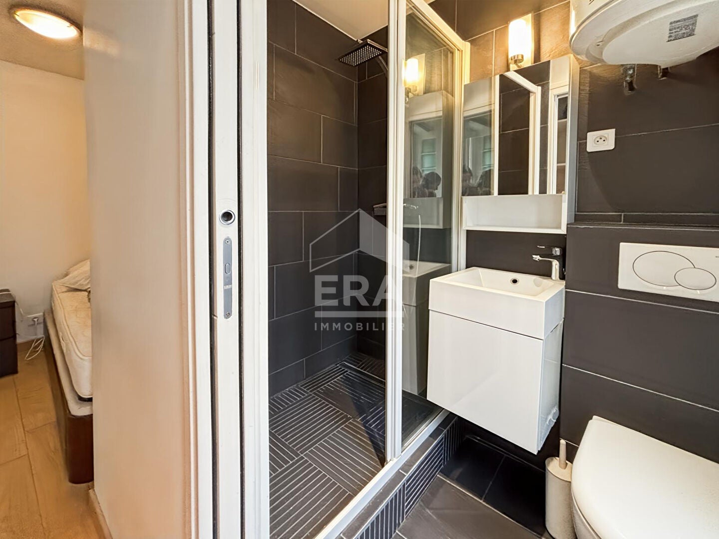Flat Rue Germain Pilon in Paris