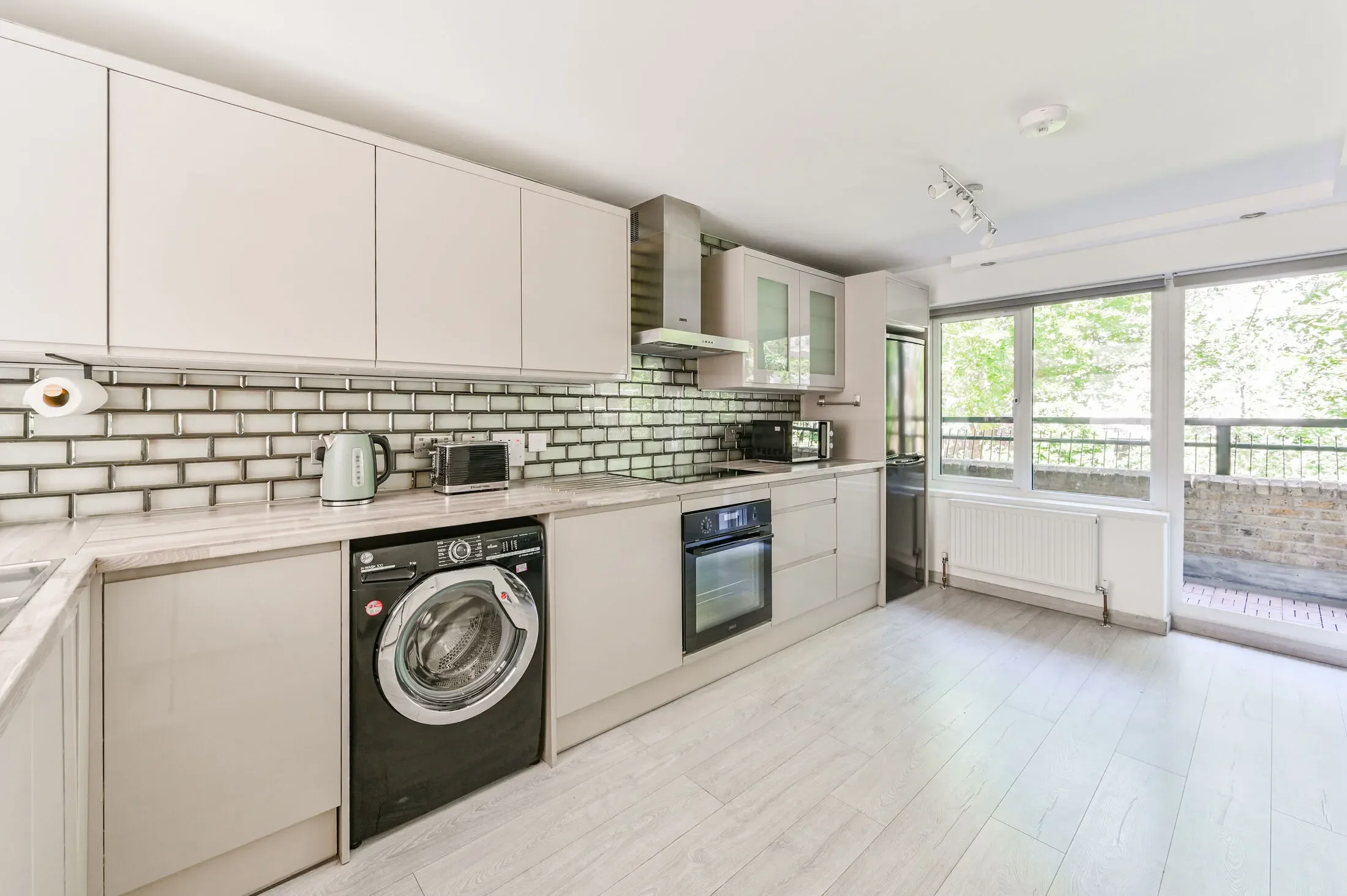 Flat Short's Gardens in Greater London