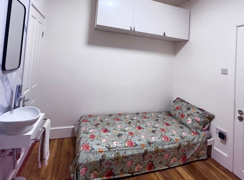 Room Bedford Road in Liverpool