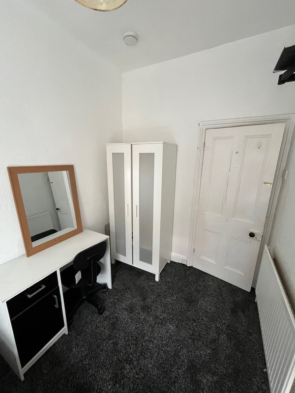 Room Archery Road in Leeds