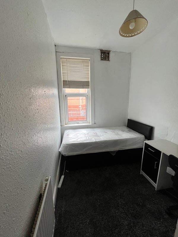Room Archery Road in Leeds