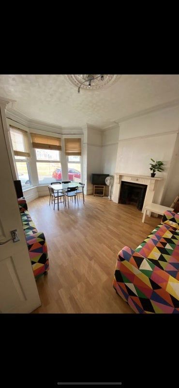 Room Archery Road in Leeds