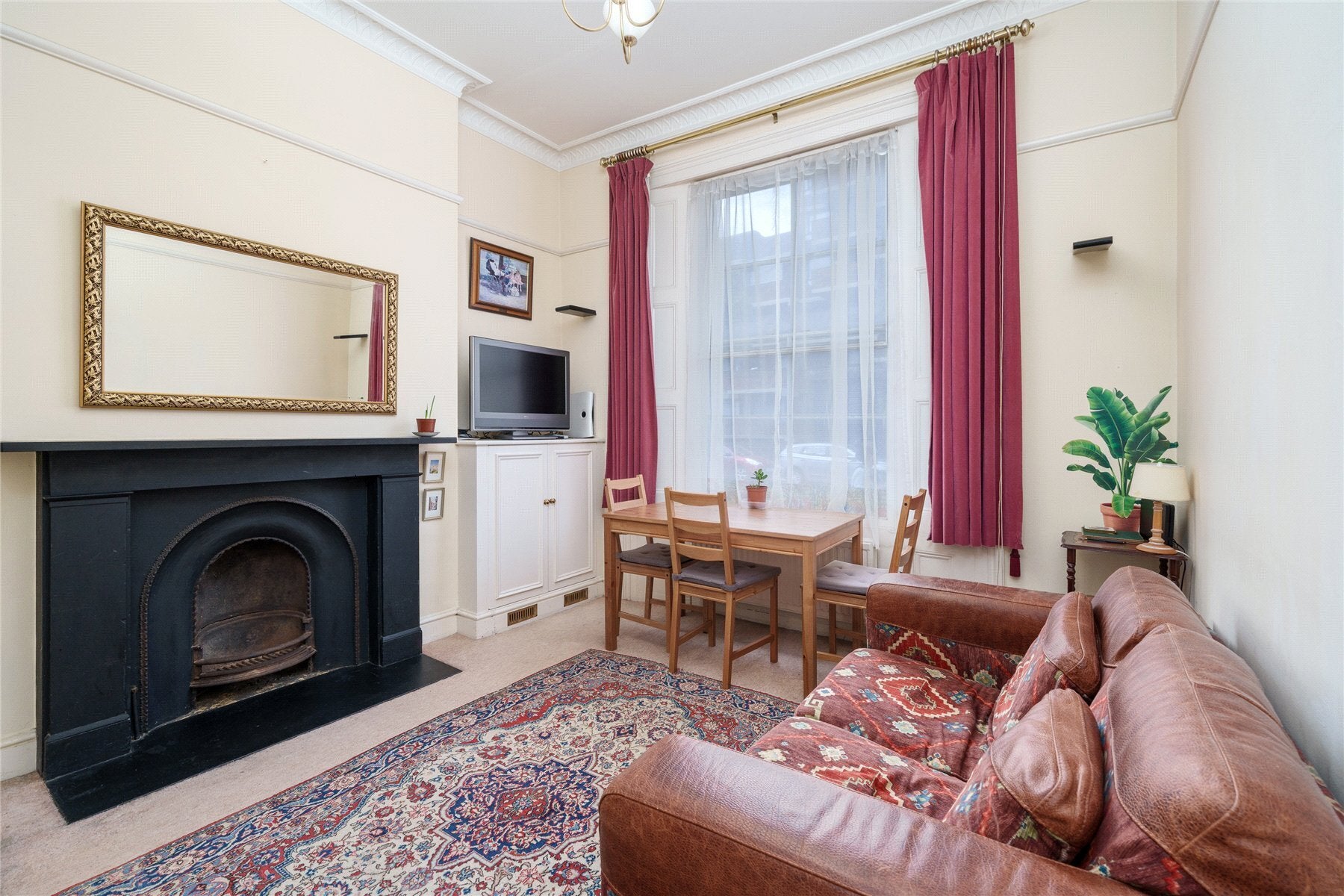 Flat Tachbrook Street in City of Westminster