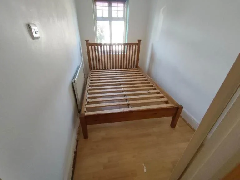 Room Melrose Avenue in Greater London