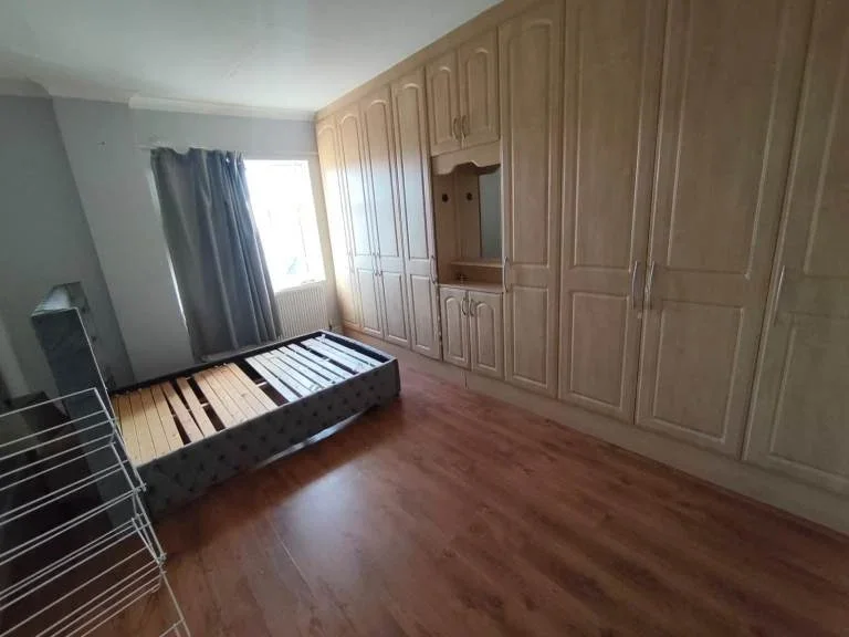 Room Melrose Avenue in Greater London