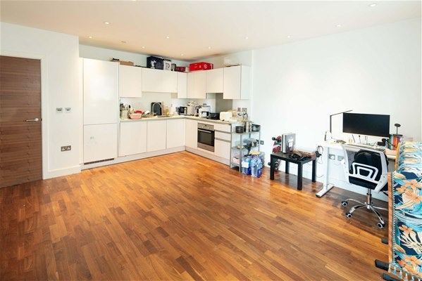 Flat Norman Road in Greater London