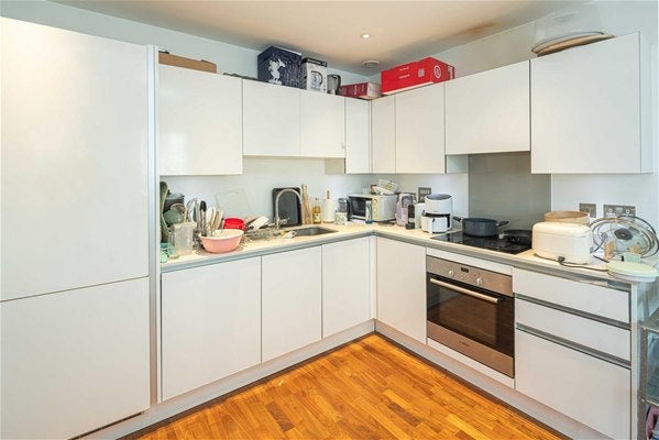 Flat Norman Road in Greater London