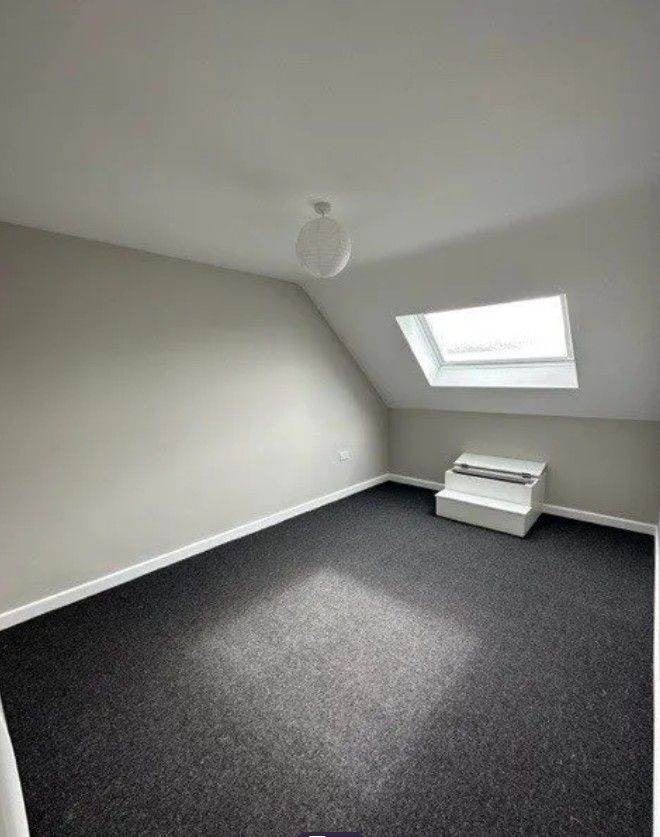 Flat Amors Drove in Sherborne
