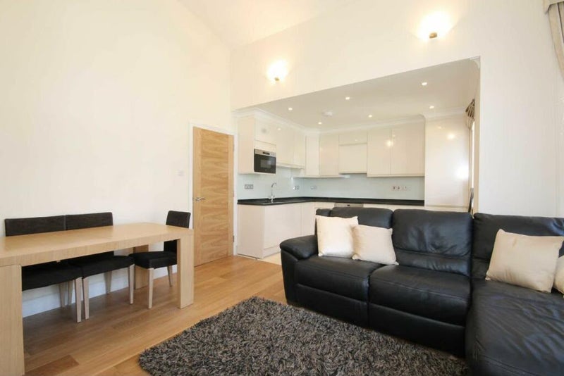 Room King Henry's Reach in Greater London