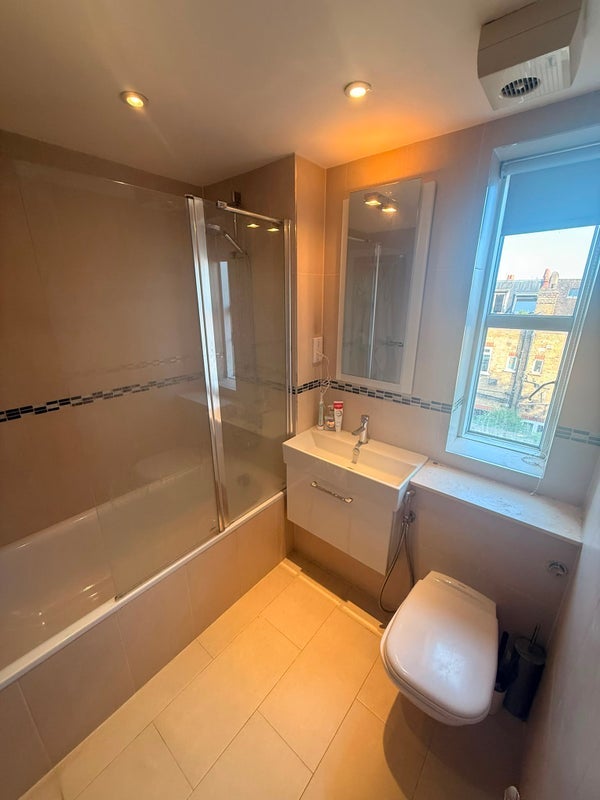 Room King Henry's Reach in Greater London