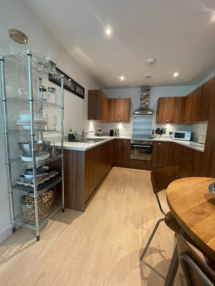 Flat Dobson Walk in Greater London