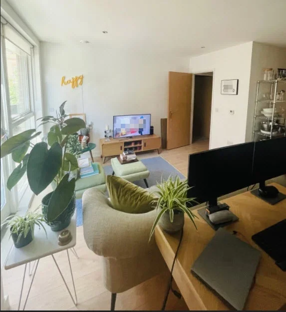 Flat Dobson Walk in Greater London