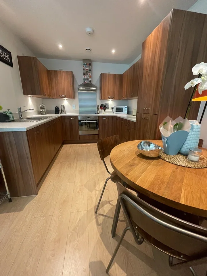 Flat Dobson Walk in Greater London