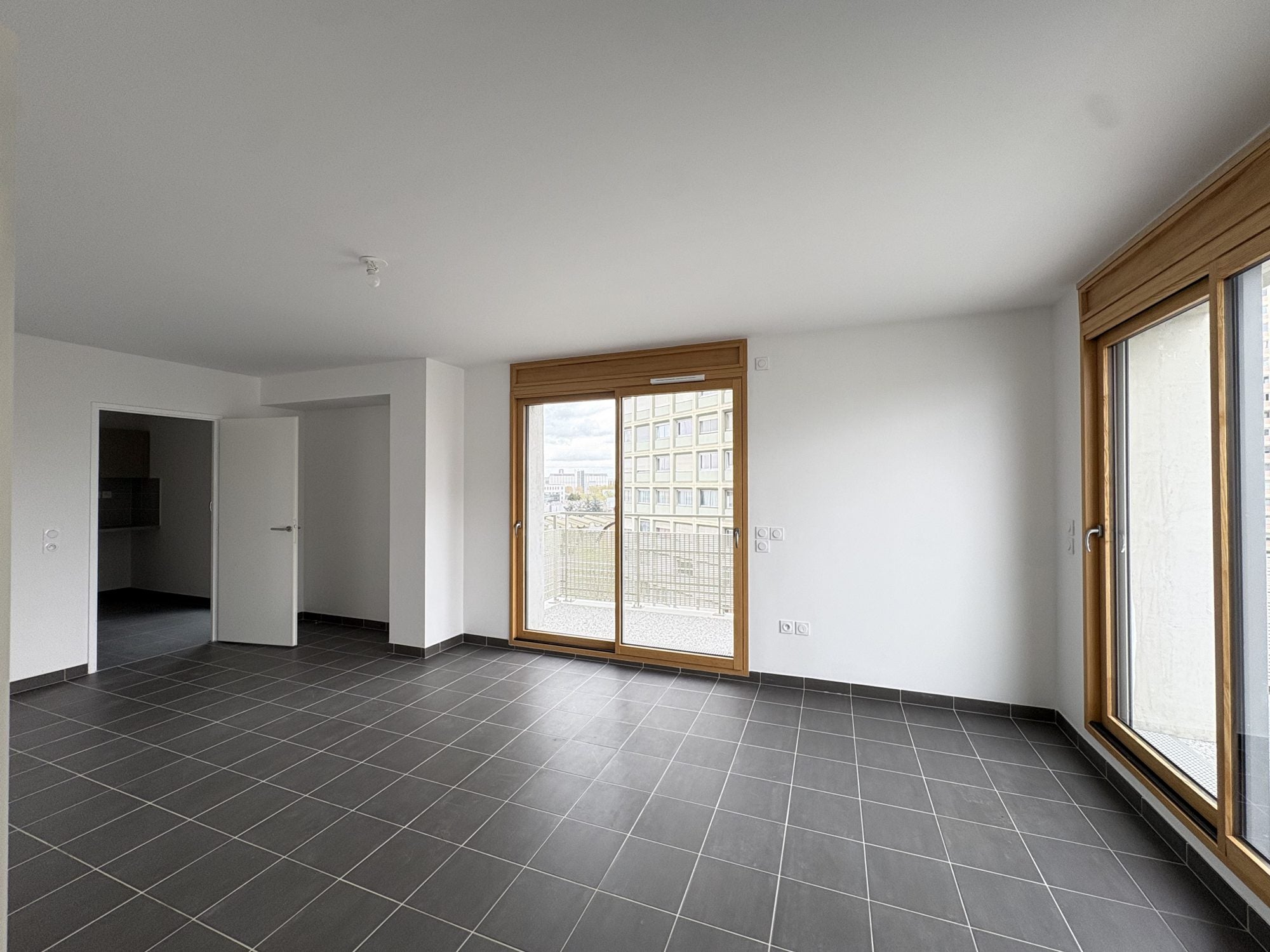 Flat Rue Frédéric et Irène Joliot-Curie in Colombes