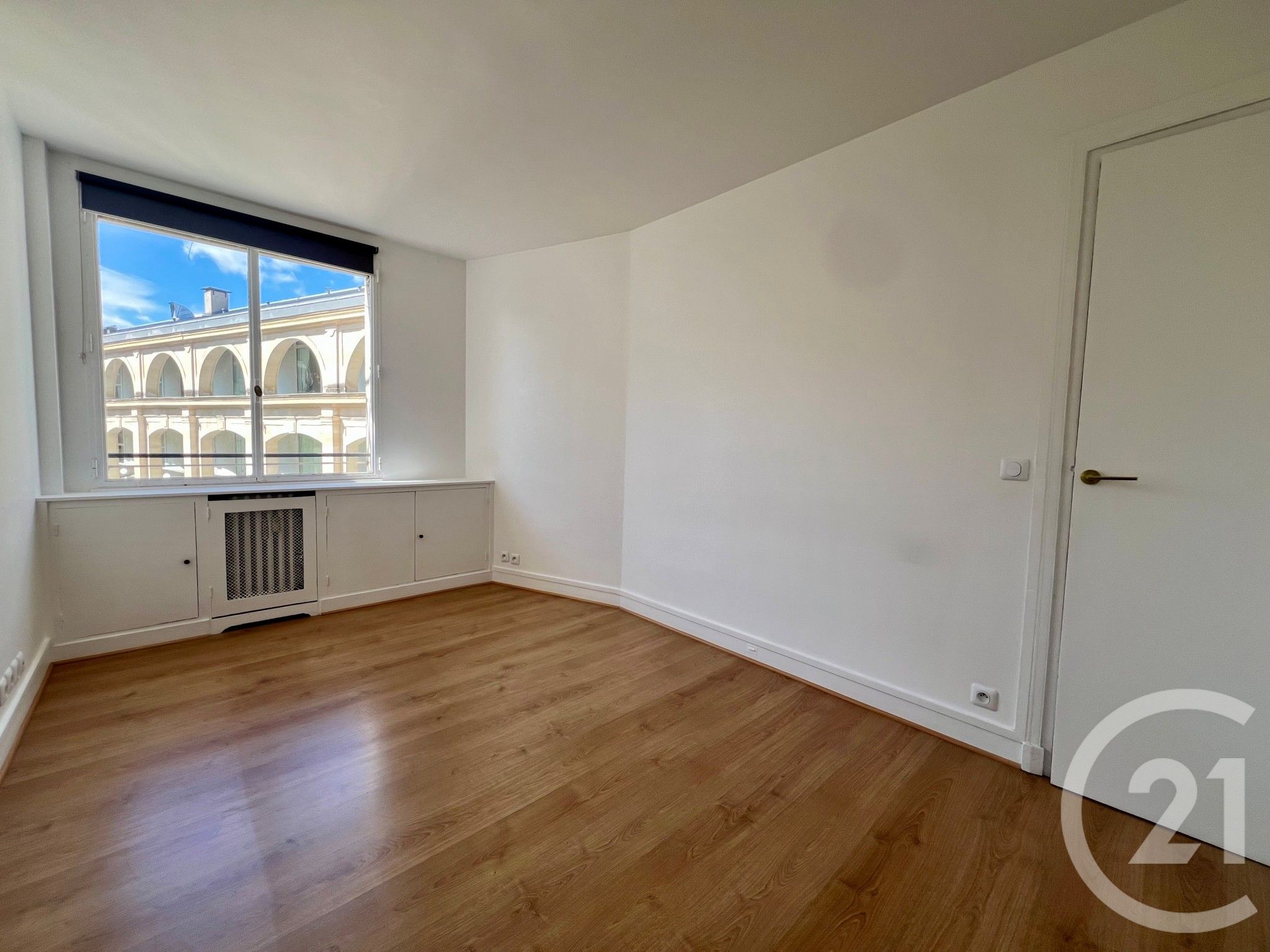 Appartement Rue de l'Université à Paris