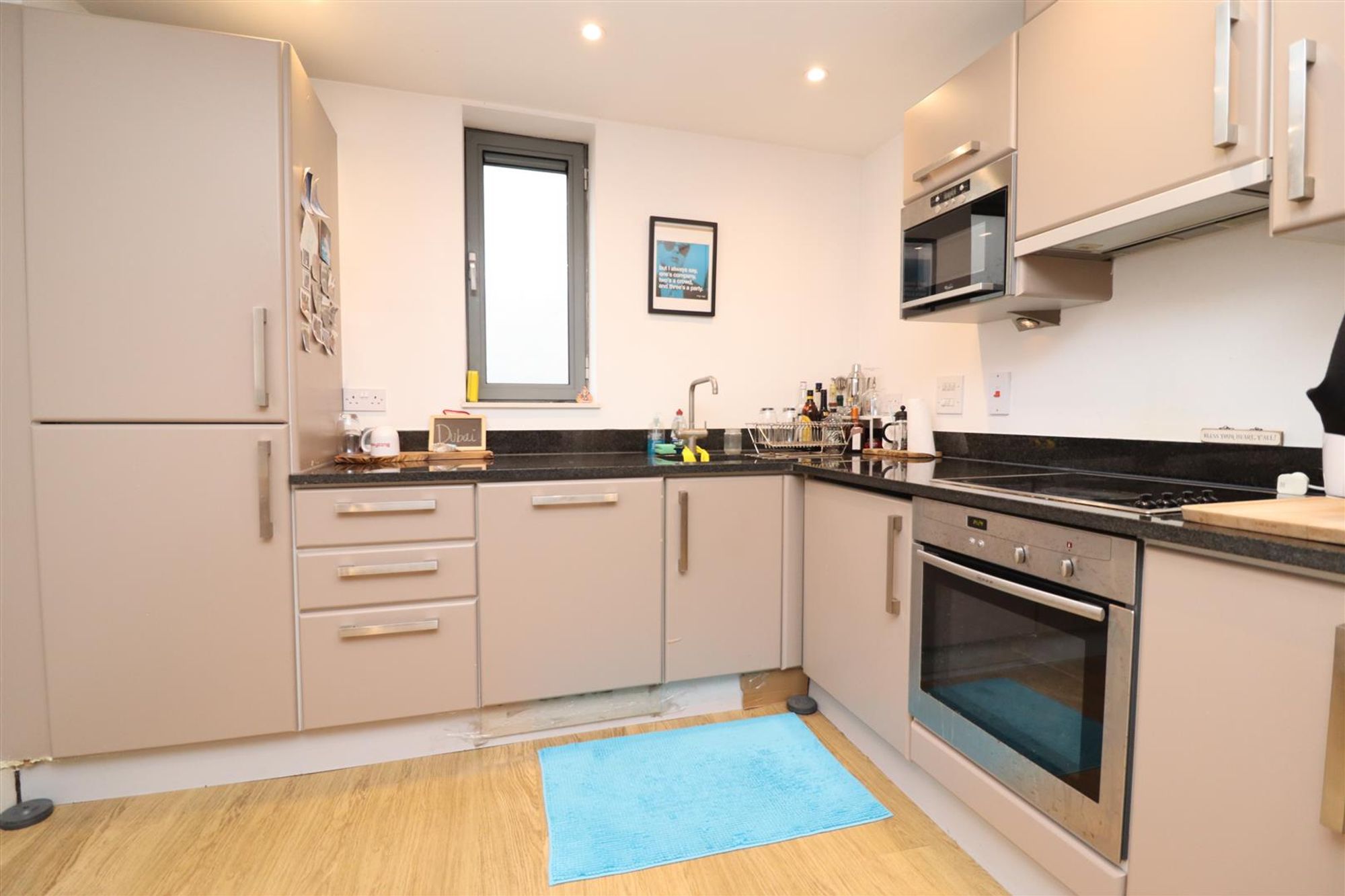 Flat Bermondsey Street in Greater London