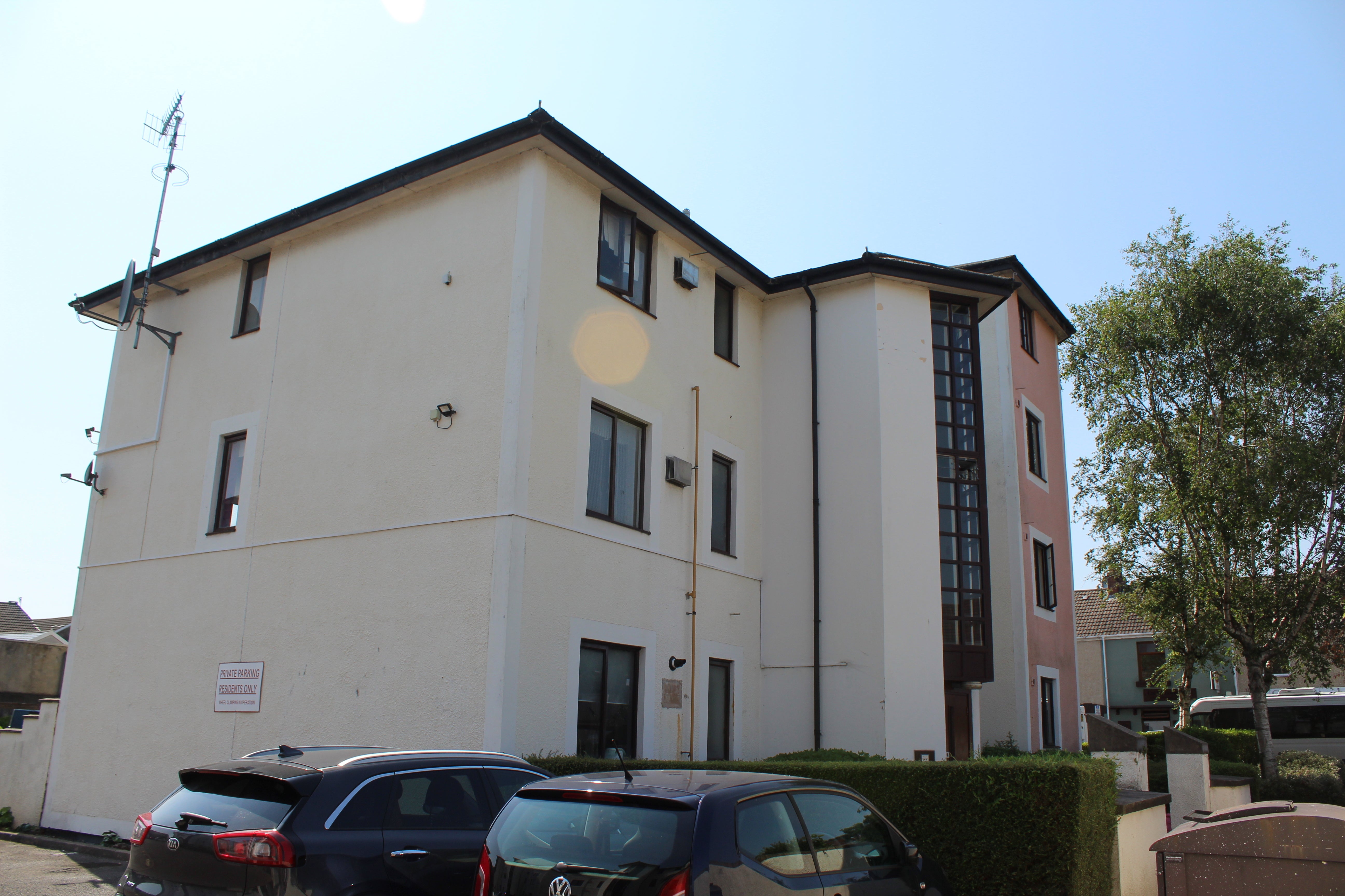 Flat Duke Street in Swansea