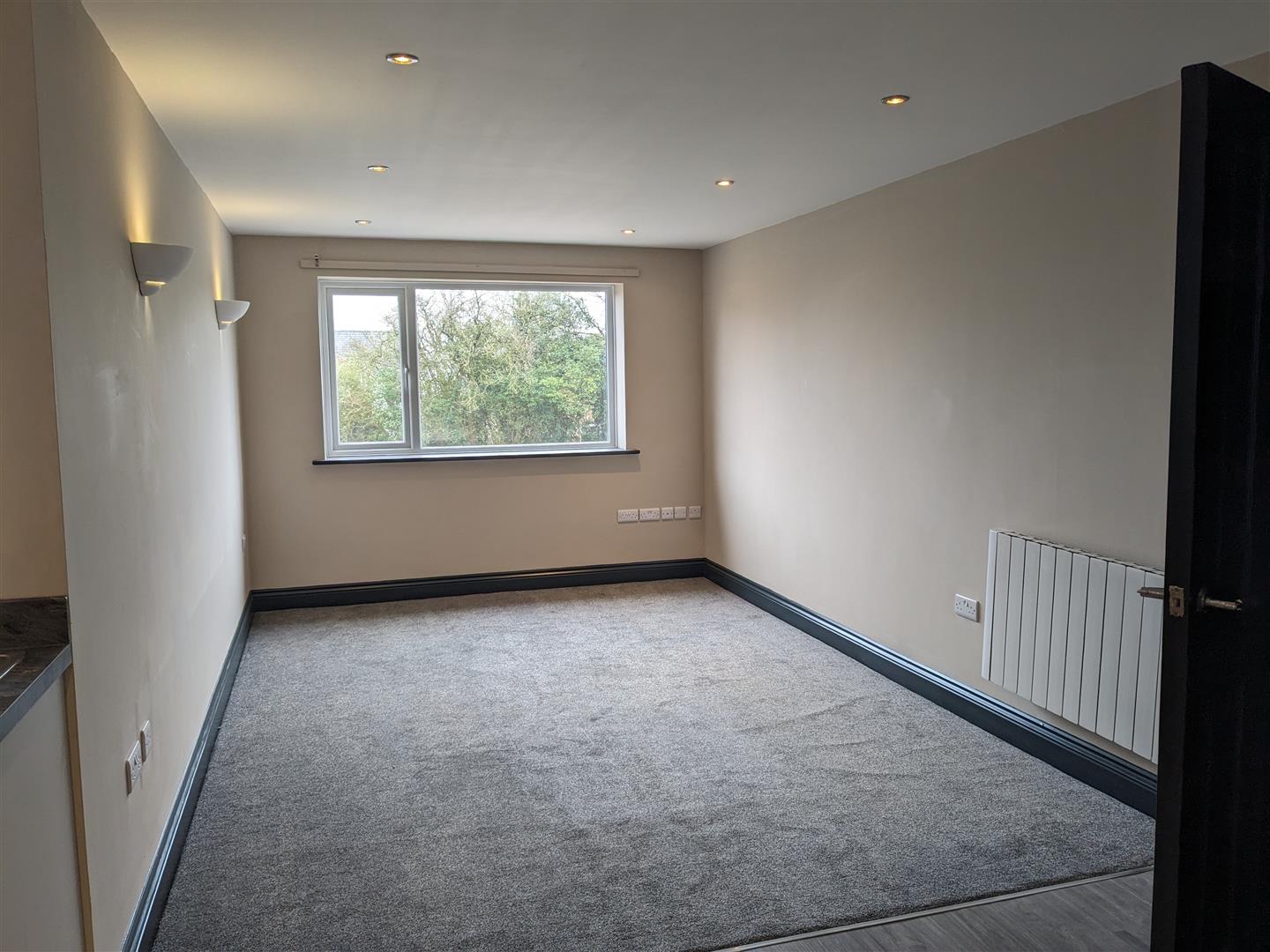 Flat Woodborough Road in Nottingham