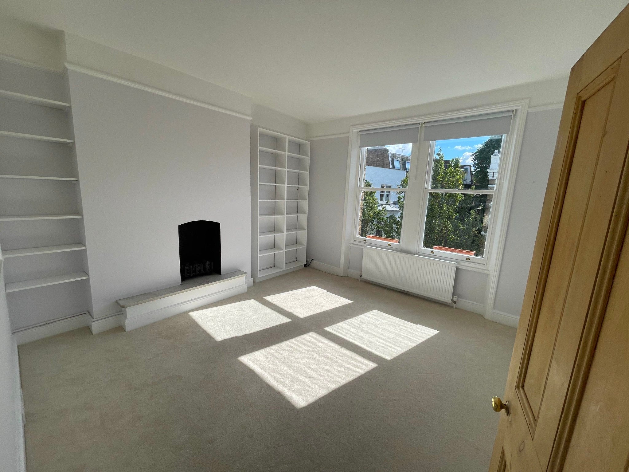 Flat Bolingbroke Road in Greater London