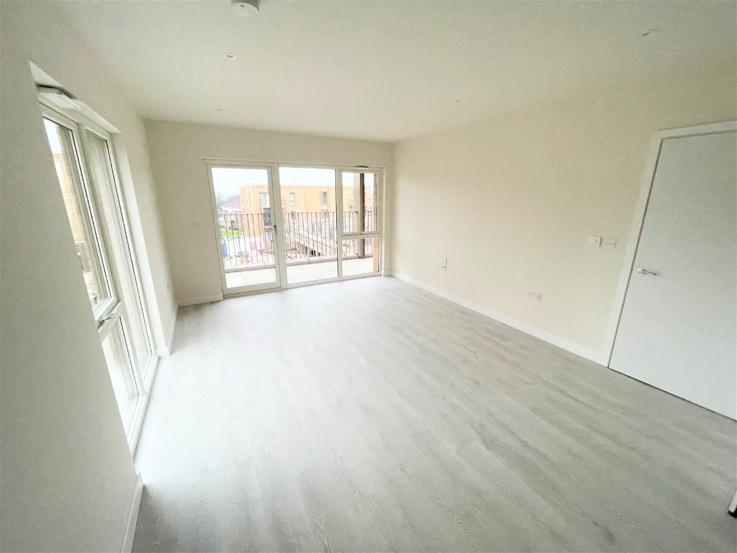 Flat Harewood Drive in Edinburgh