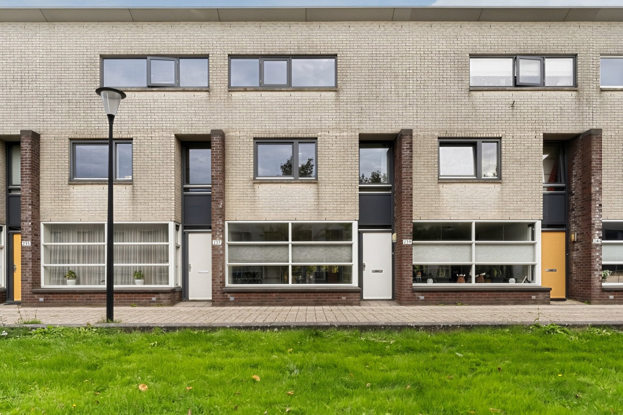 Woonhuis aan de Louis Couperusstraat in Alkmaar (1822 LJ)