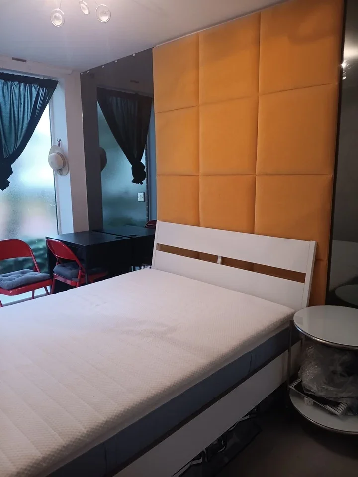 Room Garratt Lane in Greater London