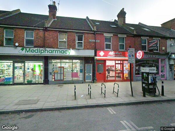 Flat Godstone Road in Greater London