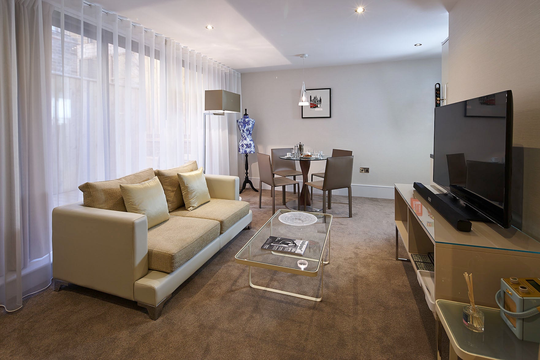 Flat Cheval Place in Greater London