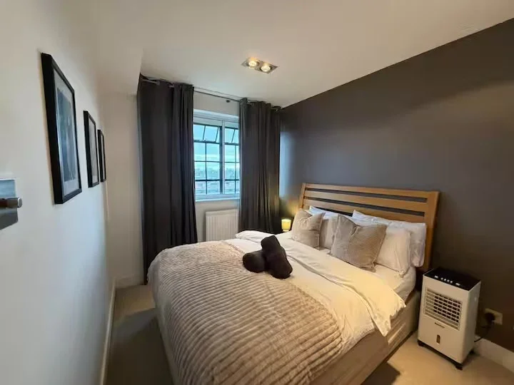 Flat Sloane Avenue in Greater London