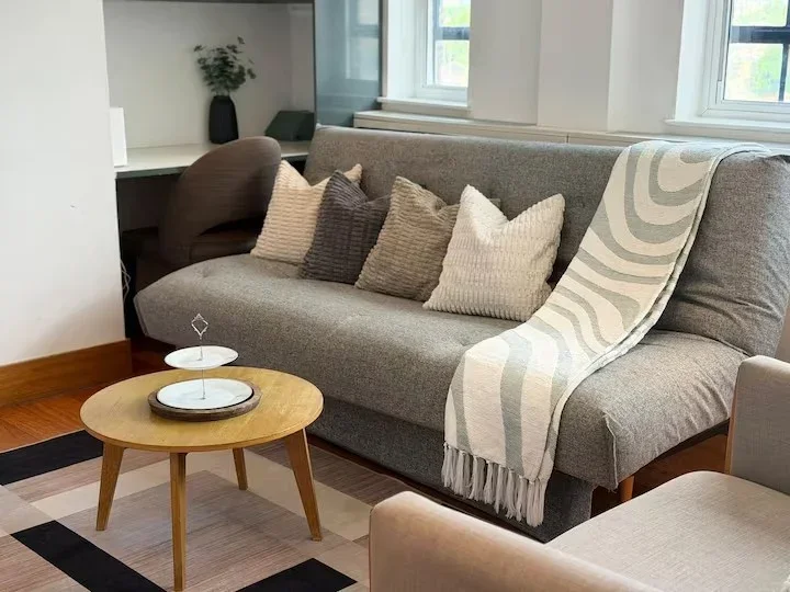 Flat Sloane Avenue in Greater London
