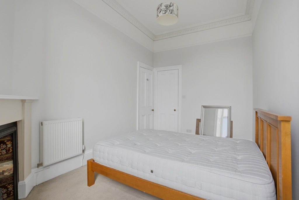 Flat Haymarket Terrace in City of Edinburgh