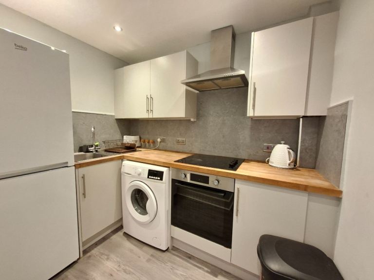 Flat Albert Street in City of Edinburgh