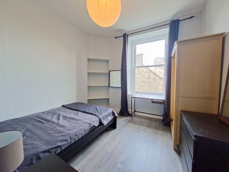 Flat Albert Street in City of Edinburgh