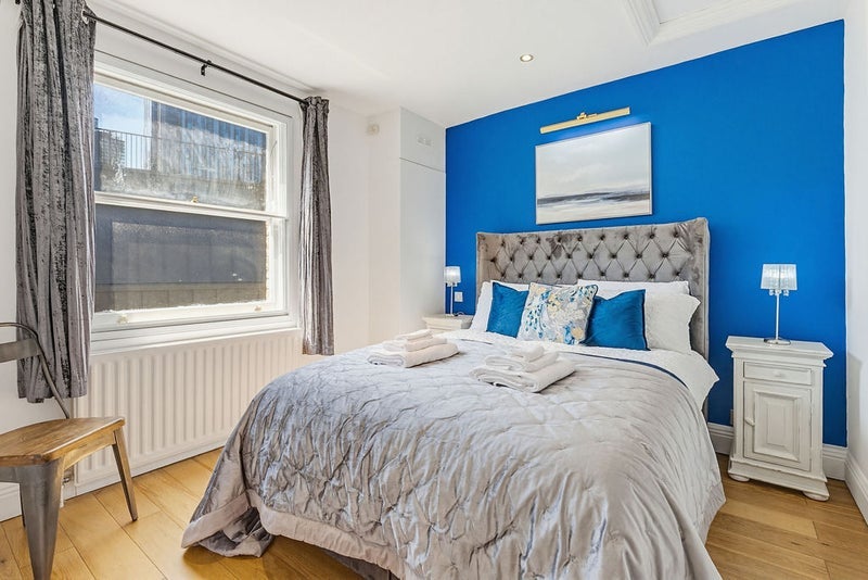Flat Commercial Street in Greater London