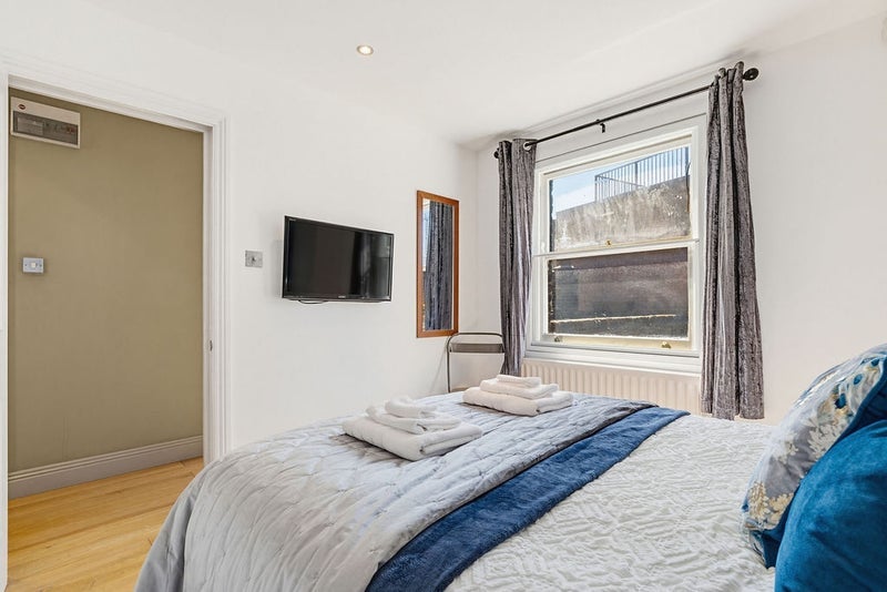Flat Commercial Street in Greater London