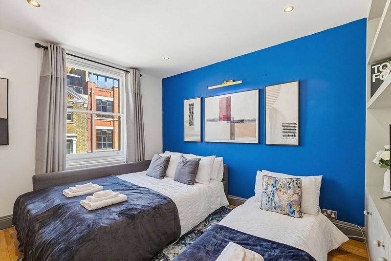 Flat Commercial Street in Greater London