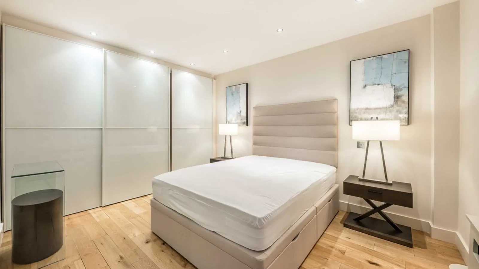 Flat Chesterfield Gardens in City of Westminster